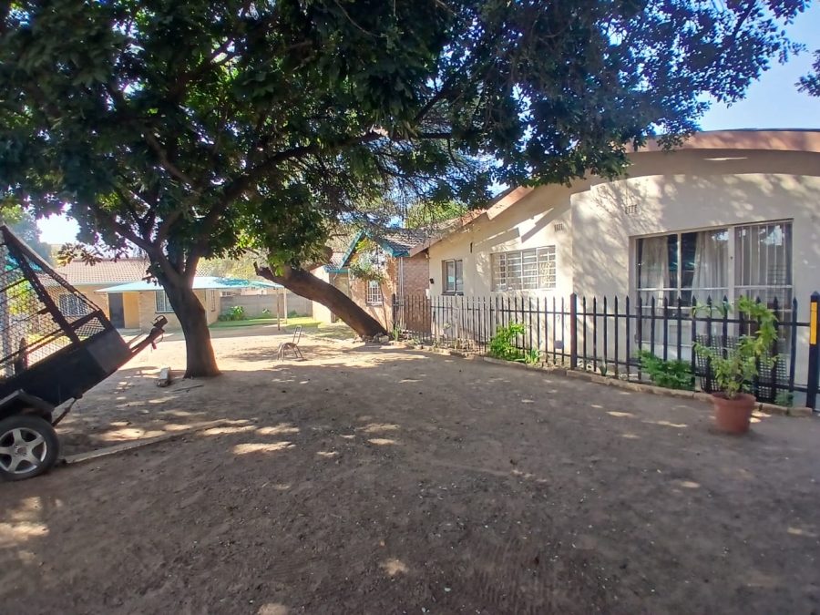 To Let Commercial Property for Rent in Rustenburg Central North West